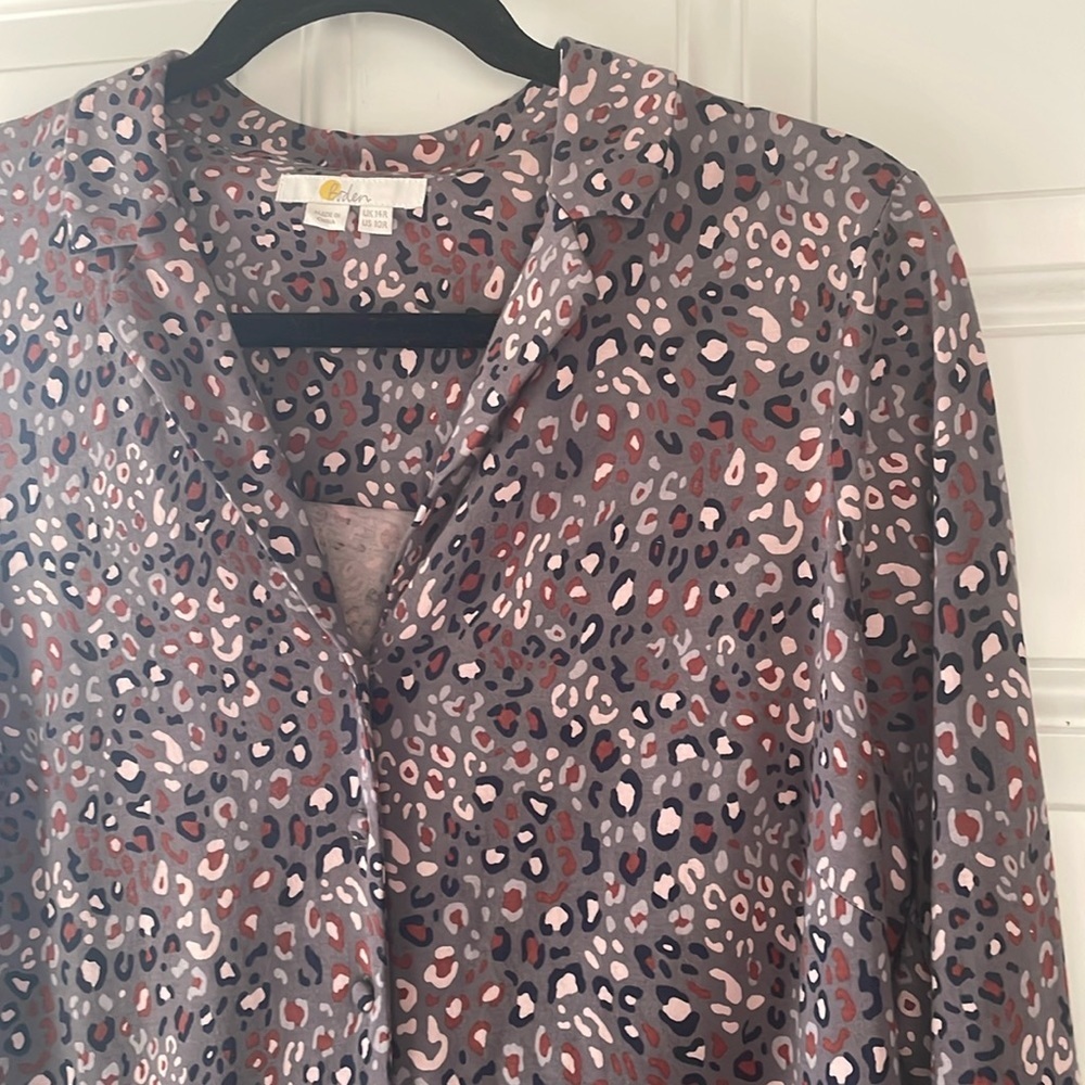 🔥🔥5/$25! Boden Cotton Knit Animal Print Button Down Shirt